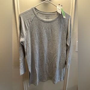 Grey t shirt with 3/4 length sleeves